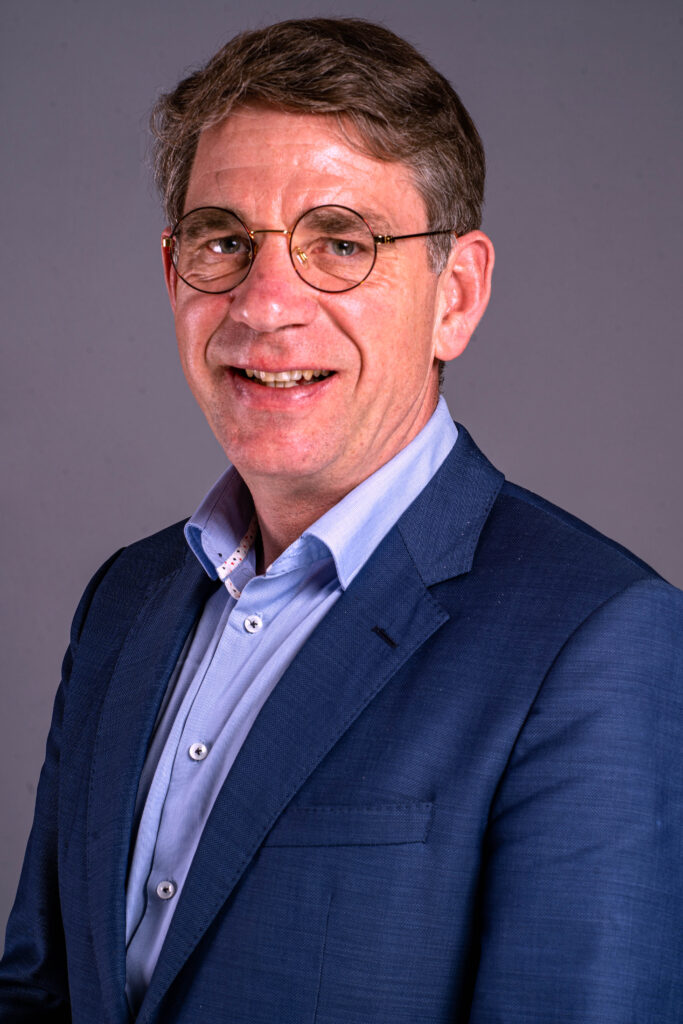 Dr. Albrech Phillips